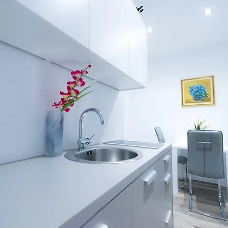 公寓 Apartma & Free Parking *